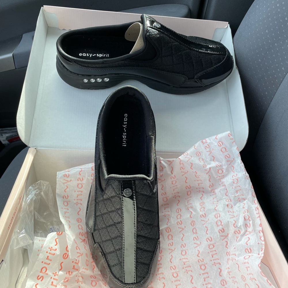 Womens easy spirit size 9.5 clog never worn new asking $65